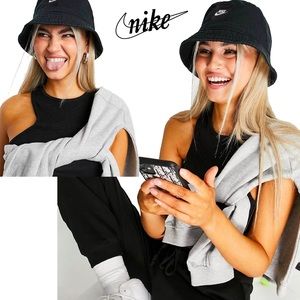 NWOT NIKE NSW Black Logo Bucket Hat MEDIUM / LARGE